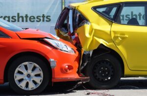 Leistungen crash test, collision, rear-end collision, 60 km h, diversion, liability, insurance, mobile, smartphone, car insurance, claim, insurance, insurance, insurance, insurance, insurance, car insurance, car insurance